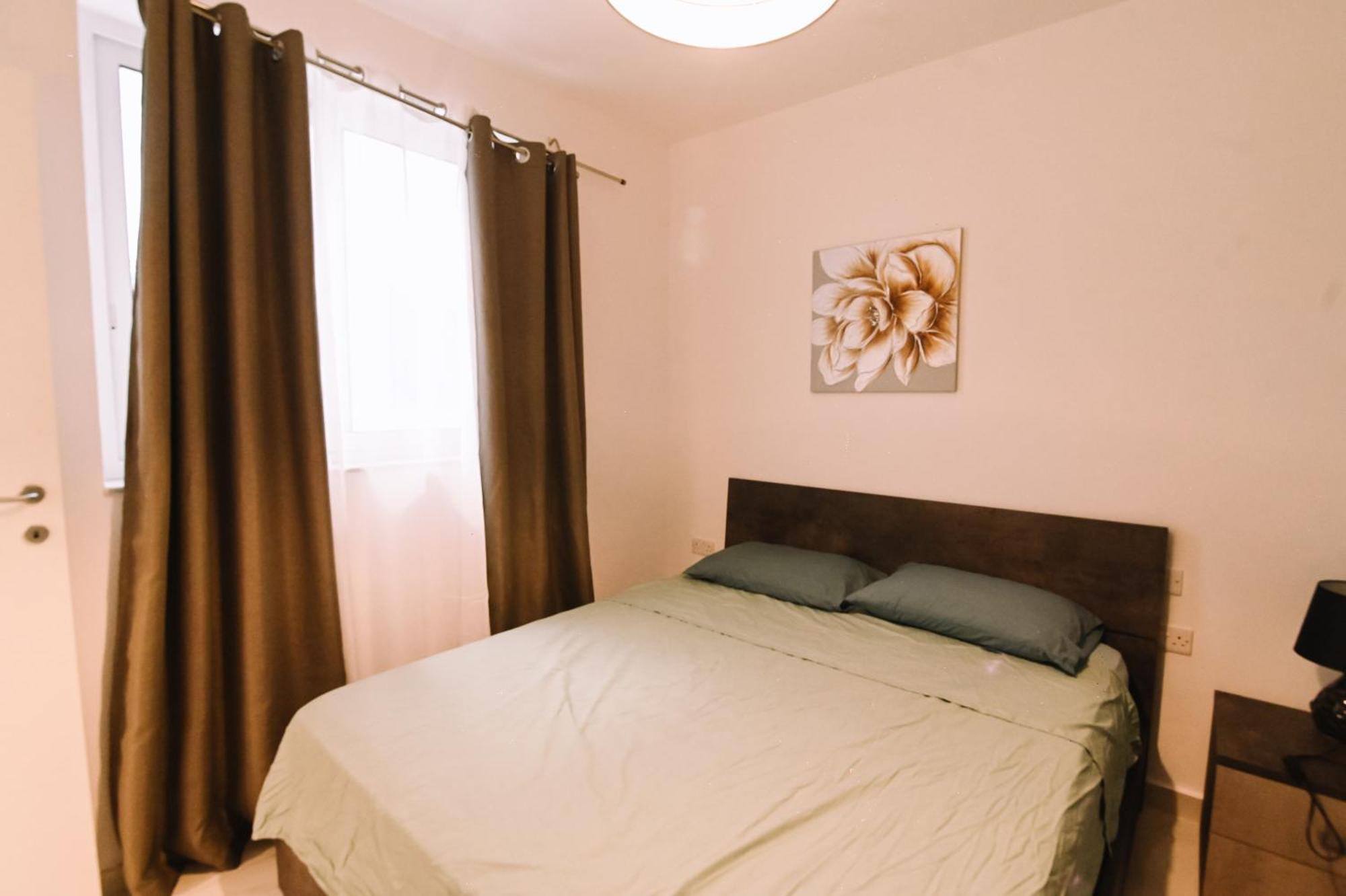 Spacious 3 Bedroom In Sliema! Экстерьер фото